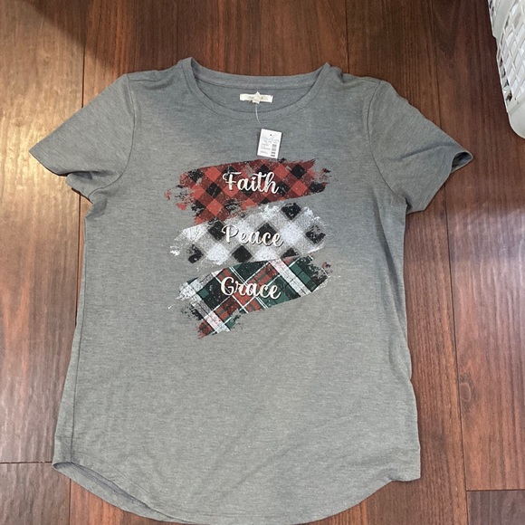 Women’s new with tags Maurices holiday graphic tee size small - Picture 1 of 3